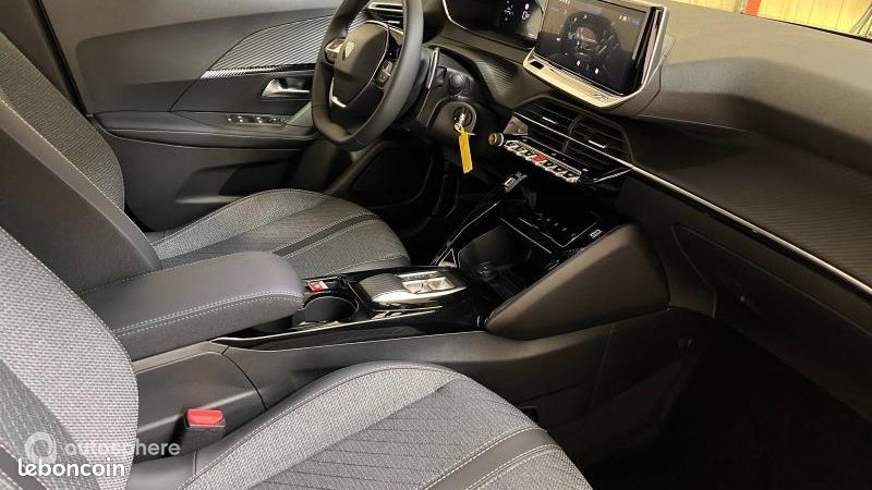 Peugeot 2008 1.2 Hybrid 145ch Envy e-DCS6 (image 10)