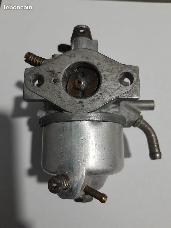 Cherche carburateur pour ISEKI A280 (image 2)