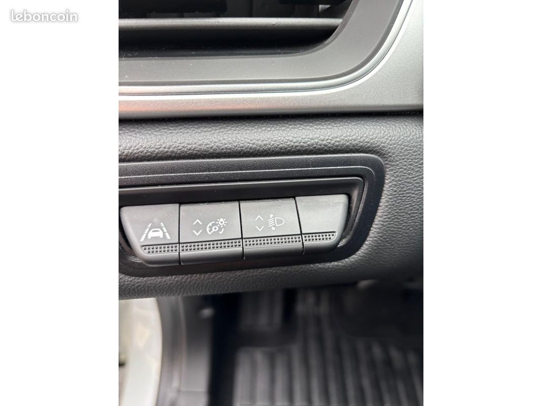 RENAULT CAPTUR 1.0 TCe - 90 II Techno PHASE 1 (image 27)