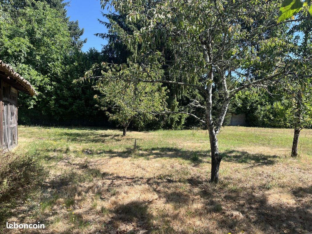 Terrain à bâtir de 1080 m² à SAINT-MEDARD-EN-JALLES (33) · à Saint-Médard-en-Jalles · 200 000 €