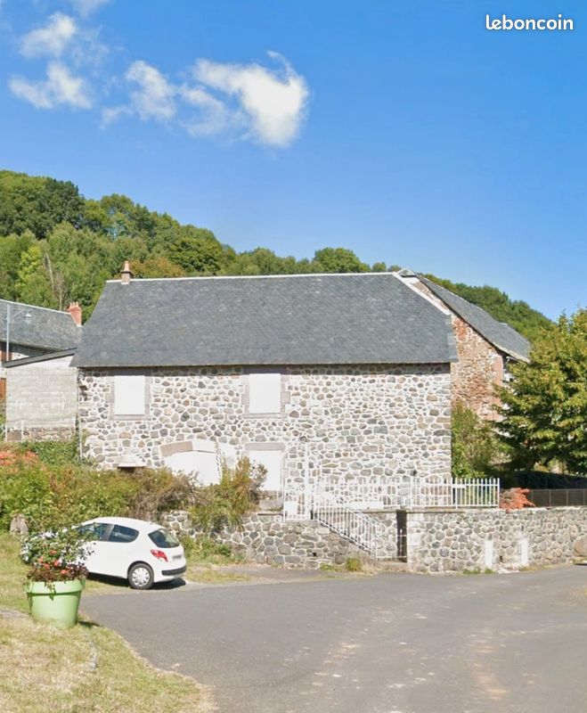 Maison 8 pièces 200 m² · à Dienne · 200 m² · 150 000 €