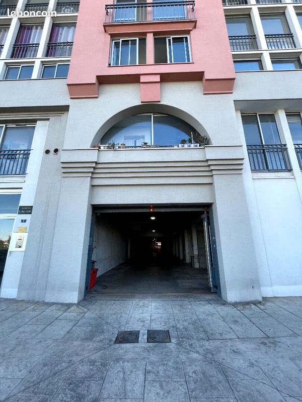Parking 13 m² · à Sète · 13 m² · 100 €/mois