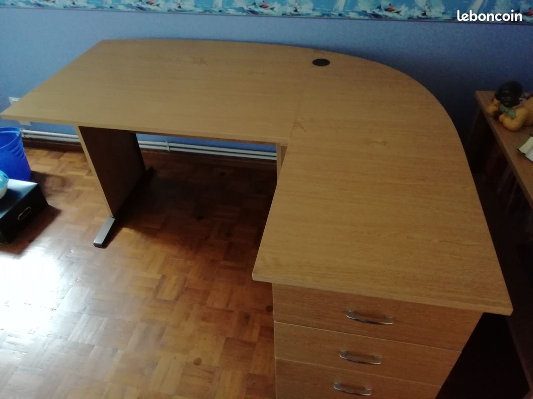 Bureau (image 2)