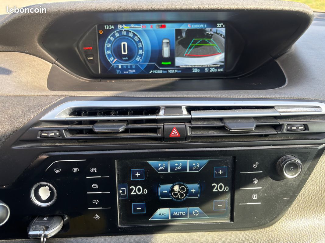 Citroën Grand C4 Picasso 1.6 THP 165ch Exclusive EAT6 (image 9)