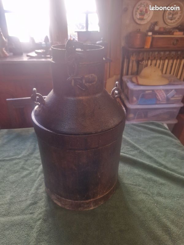 Pot a lait ancien (image 1)