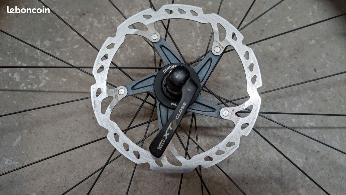 Roue Arrière VTT 26 Pouces, Rigide Laser Céramique, Moyeux Shimano XT, Jantes Argent