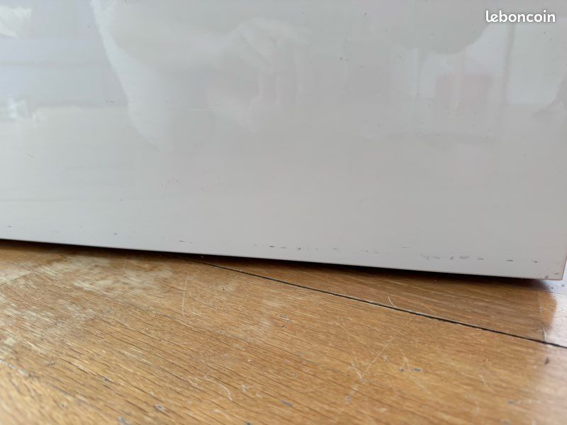 Meuble TV IKEA 120 cm – blanc brillant / effet bois – très bon état (image 4)