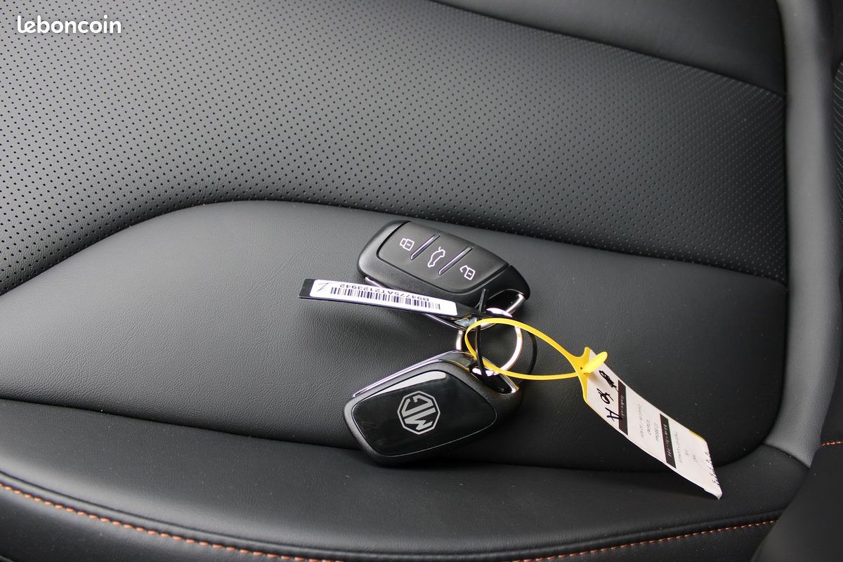 Mg HS LUXURY 224 CV HYBRID+ GPS 3D CAMÉRA 360° JA 19 USB I-COKPIT FULL LED BOITE AUTO (image 19)