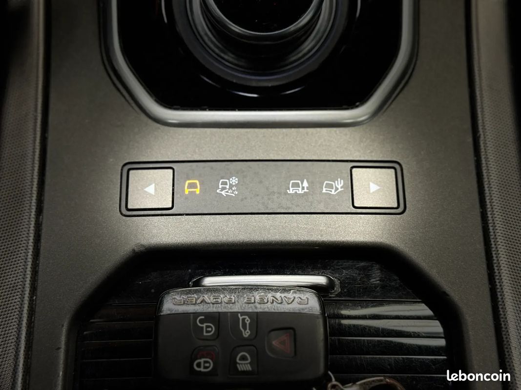 LAND ROVER RANGE ROVER 180ch HSE Dynamic - Suivi complet - 2018 (image 20)