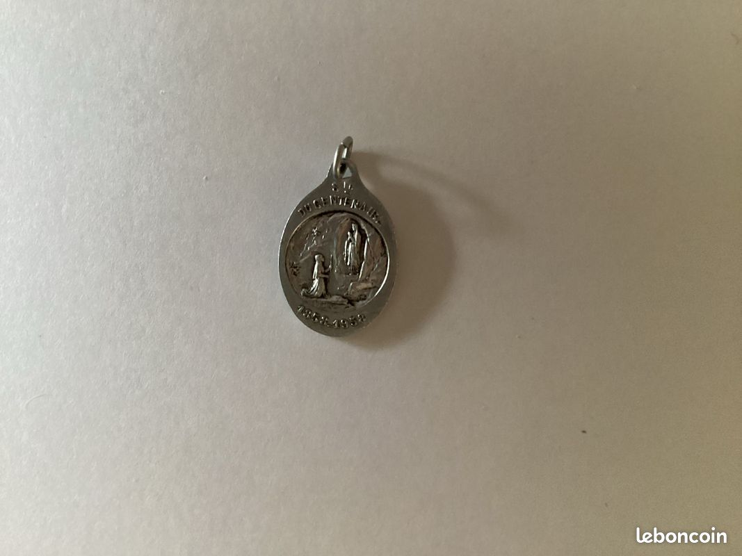 Médaille Religieuse Ancienne – Sainte Philomène, Pendentif Métal, Christianisme