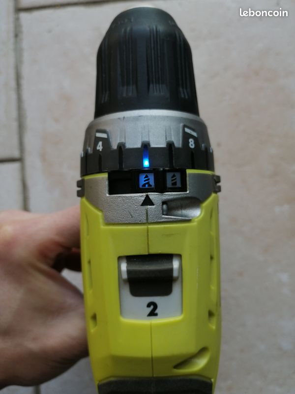 Perceuse à percussion Ryobi Lithium NEUVE utilisé 2 fois (image 4)