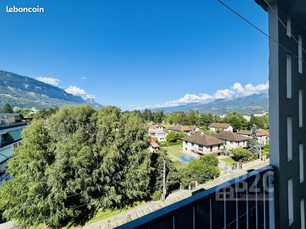 Appartement 4 pièces 67 m² · à Saint-Martin-d'Hères · 67 m² · 950 €