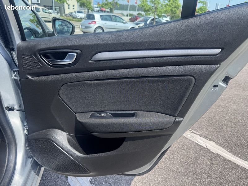 Renault MEGANE IV 1.5 BLUE DCI 115CH BUSINESS (image 27)