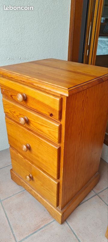 Commode en bois massif (image 1)