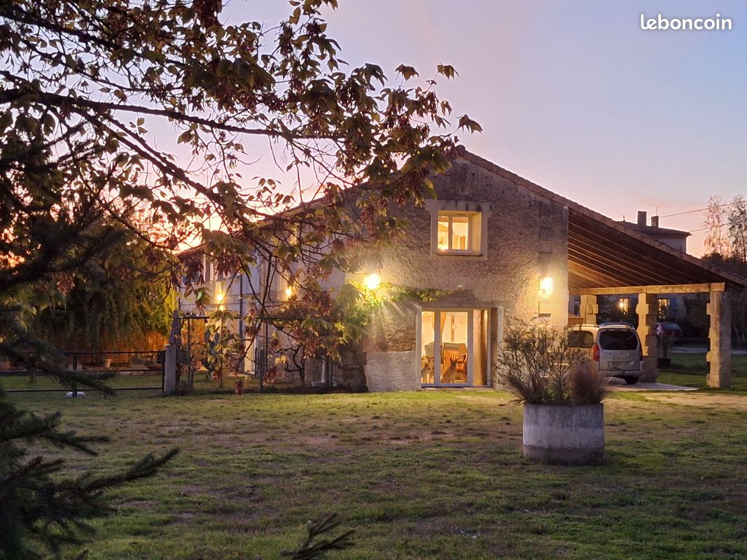 Maison 6 pièces 212 m² · à Civrac-de-Blaye · 212 m² · 338 000 €
