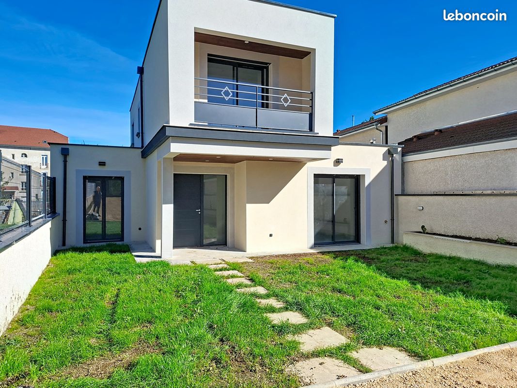 Maison 4 pièces 112 m² · à Châbons · 112 m² · 319 000 €