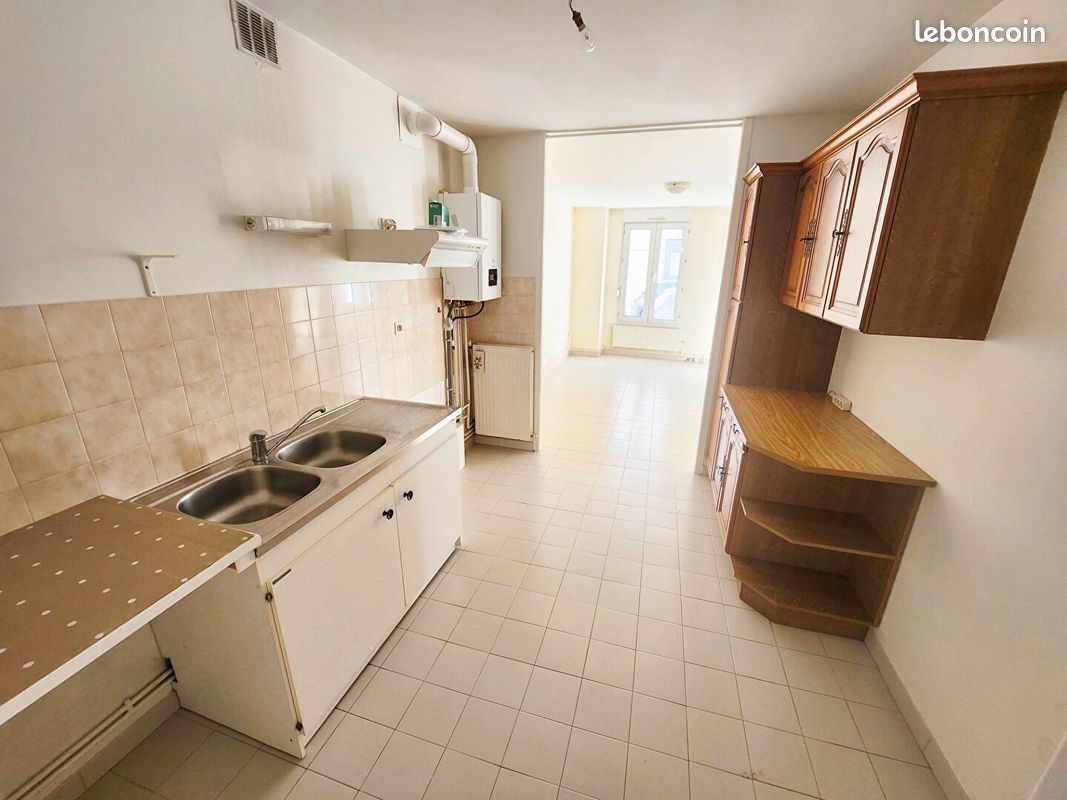 Appartement 2 pièces 56 m² · à Écommoy · 56 m² · 450 €