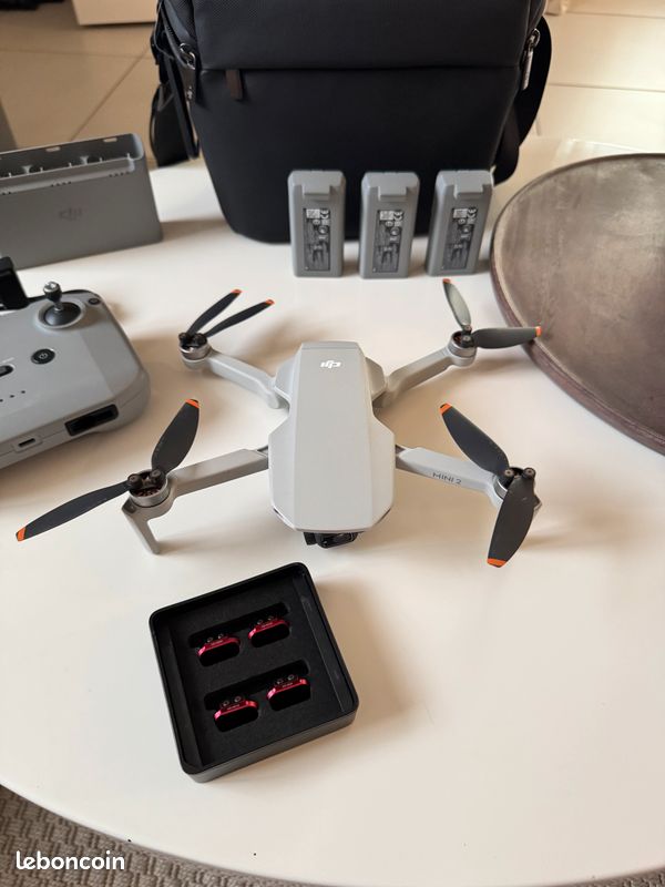 DJI Mini 2 Fly More Combo + 3 batteries + filtres ND (image 1)