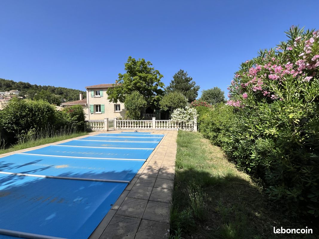 Maison 6 pièces 135 m² · à Caveirac · 135 m² · 399 000 €