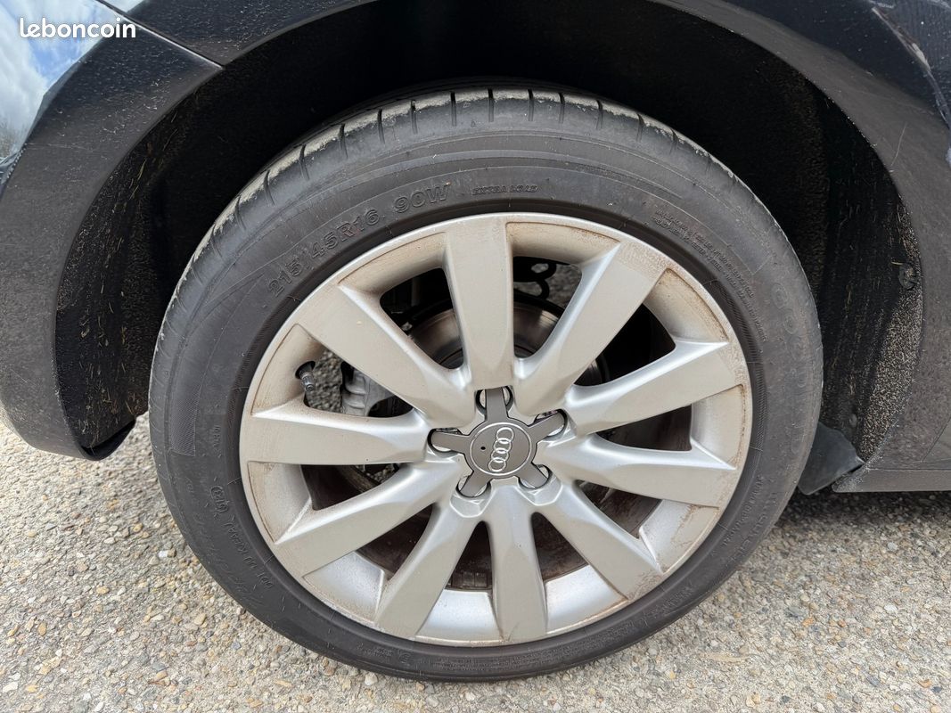 AUDI A1 SPORTBACK 1.6 TDI 105 Ambiente (image 29)
