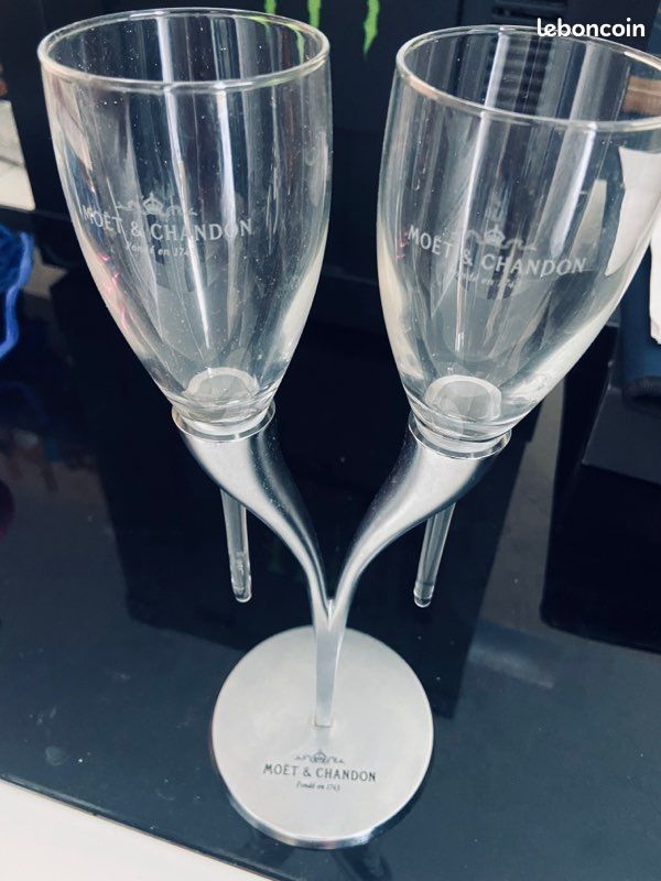 Flutes Moet pomponne (image 1)