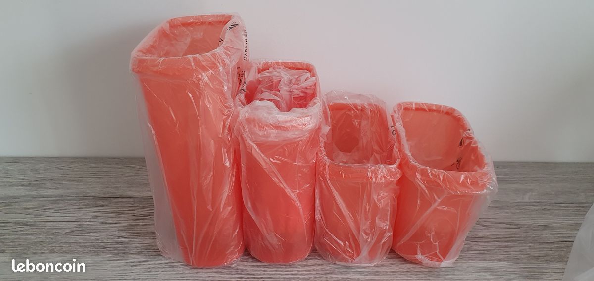 Tupperwares (image 4)