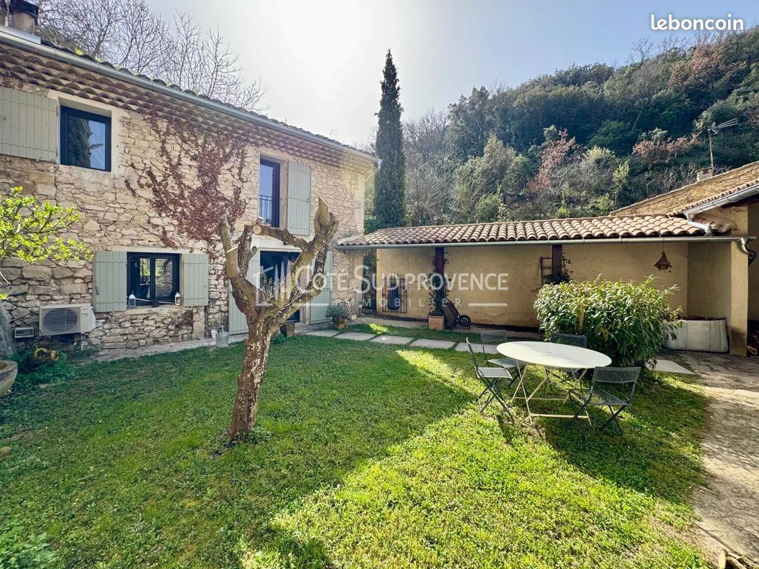 Maison 7 pièces 140 m² · à Le Beaucet · 140 m² · 483 000 €