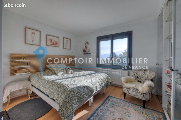 https://img.leboncoin.fr/api/v1/lbcpb1/images/dd/33/91/dd33911db3ac4d1d2470a991aa69c7b7f65037cf.jpg?rule=ad-image