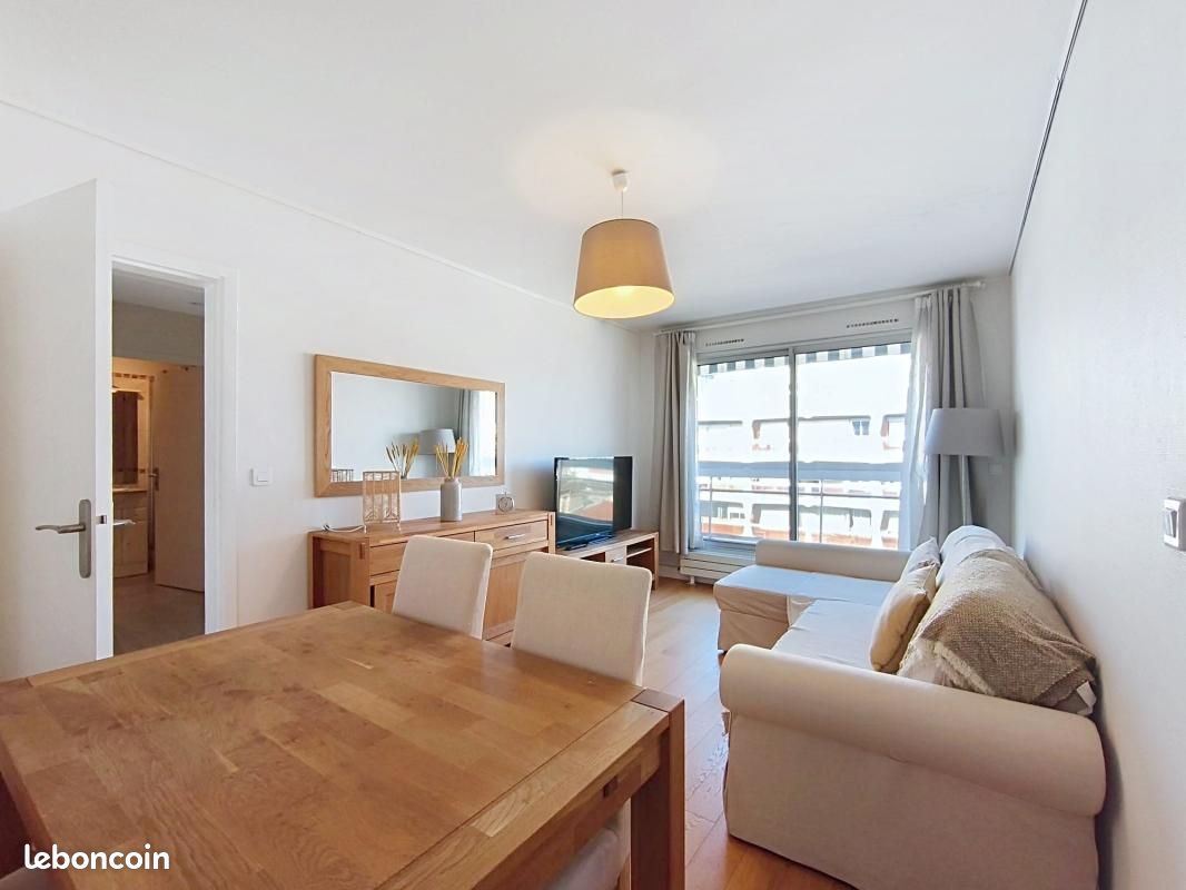 Appartement 2 pièces 44 m² · à Paris 15ème Arrondissement · 44 m² · 1 850 €/mois