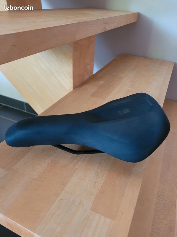 Selle de vélo Xiaomi Memory Foam – Très bon état (image 1)