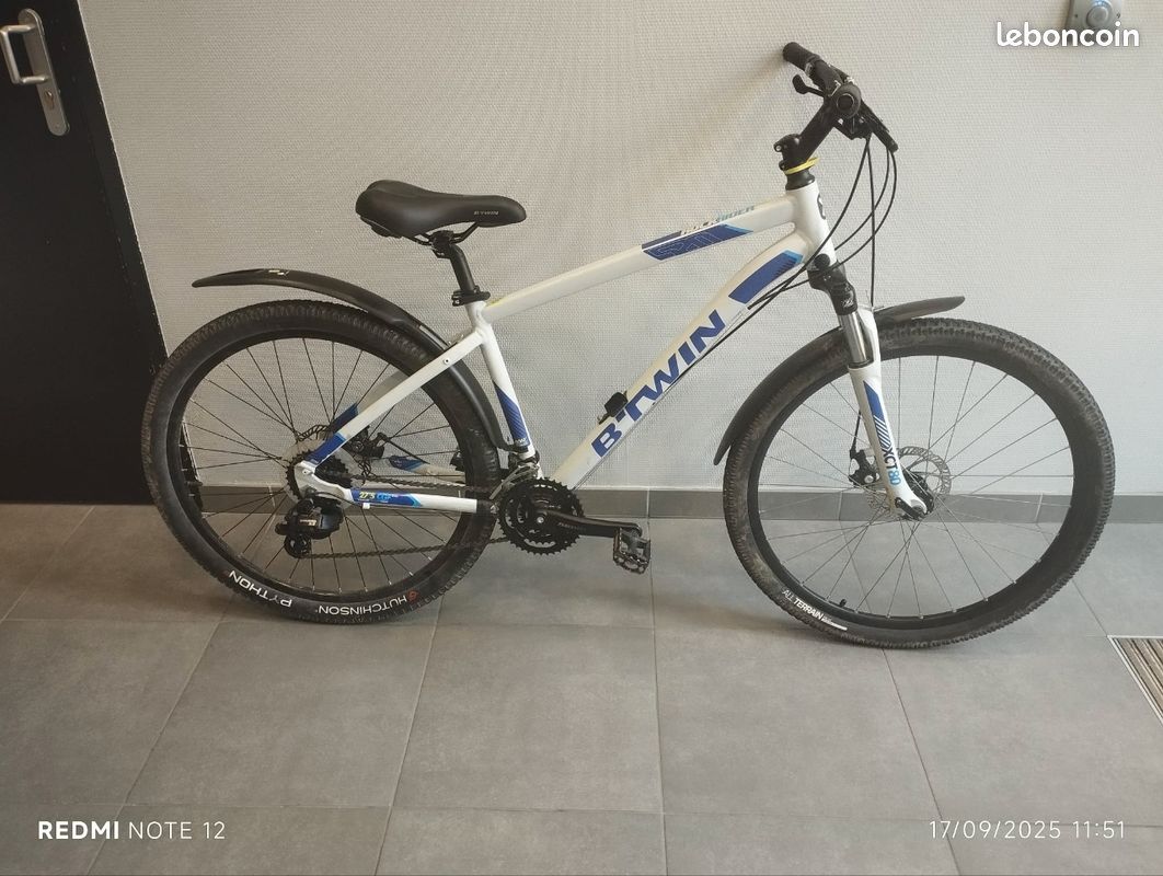 Velo b twin 520 avec frein a disque Vélos