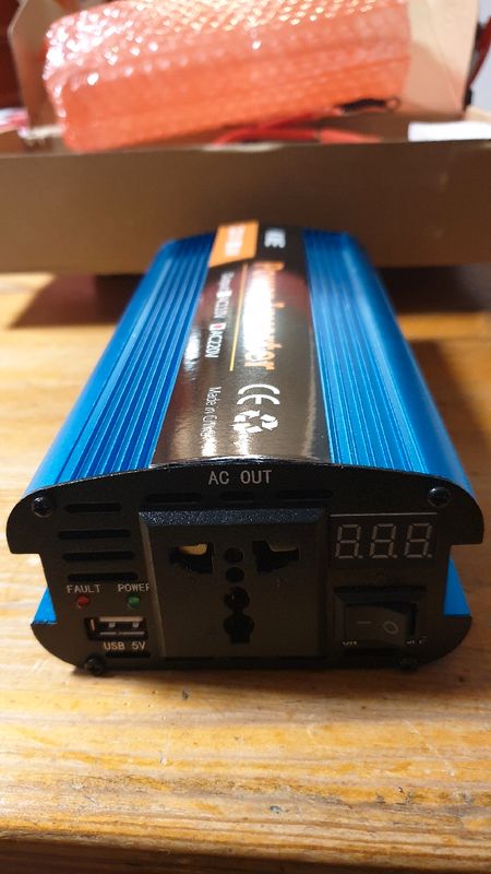 Convertisseur Onduleur 12V 220v Pur Sinus 2000w avec prise USB Neuf -  Équipement caravaning