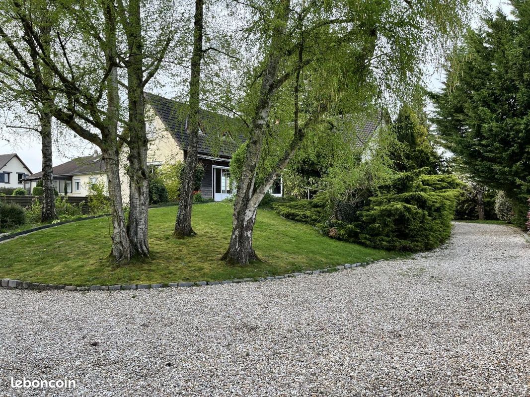 Maison 9 pièces 182 m² · à Quincampoix · 182 m² · 349 500 €