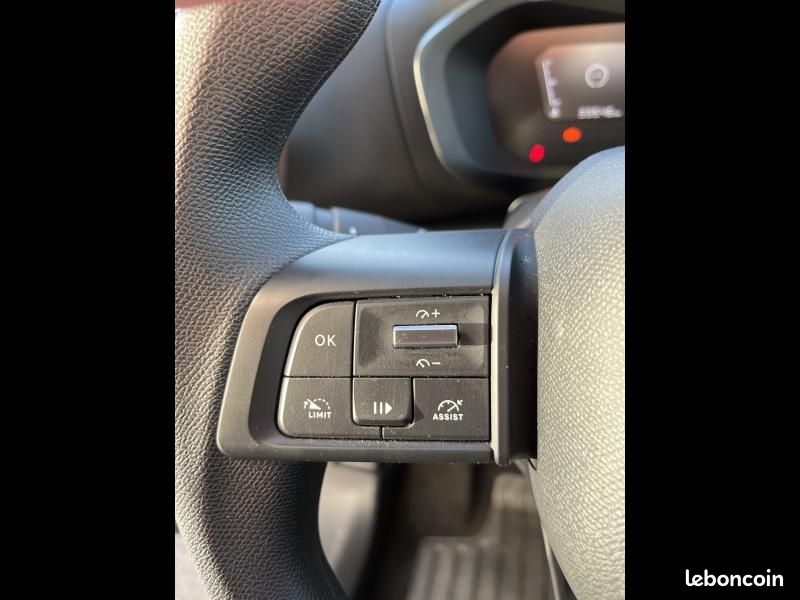 Citroen C4 PureTech 100 Live (image 10)