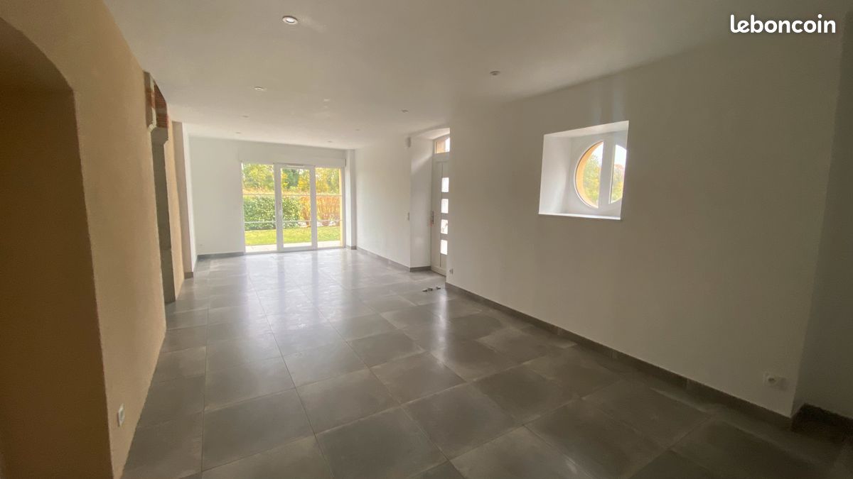 Appartement 4 pièces 94 m² · à Dole · 94 m² · 900 €/mois