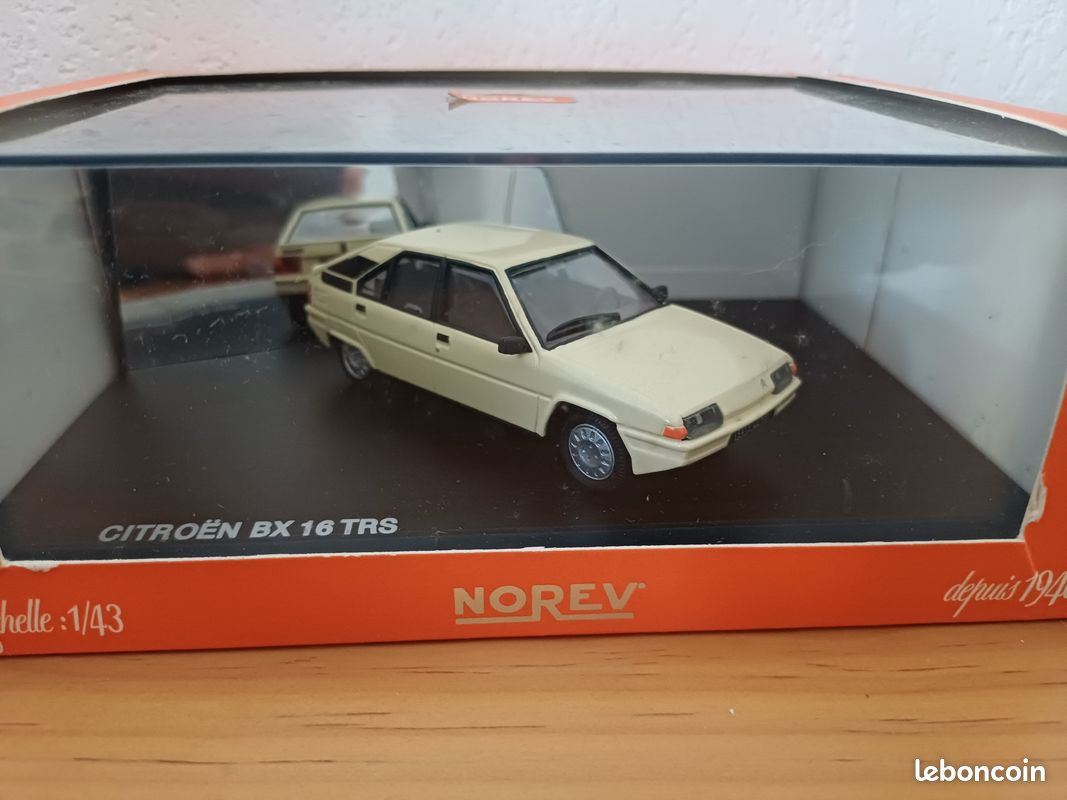Citroën BX 16 TRS 1983 - Rouge Vallelunga - Norev modelauto 1:18