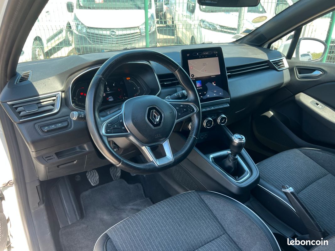Renault Clio 5 1.5 dCi 115 ch S/S Intens Caméra (image 3)