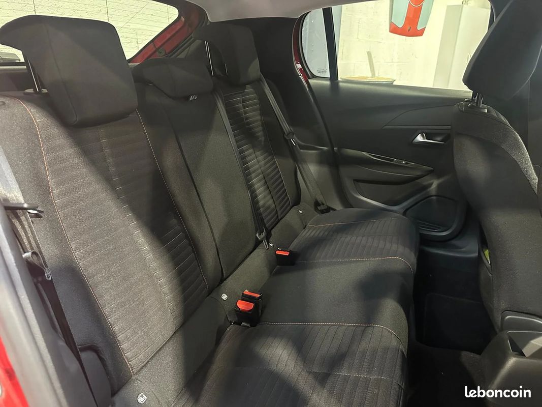 Peugeot 208 II Active 1.2 100 CV BVM / ENTRETIEN COMPLET PEUGEOT / CARPLAY / SIEGES AVANT CHAUFFANTS (image 19)