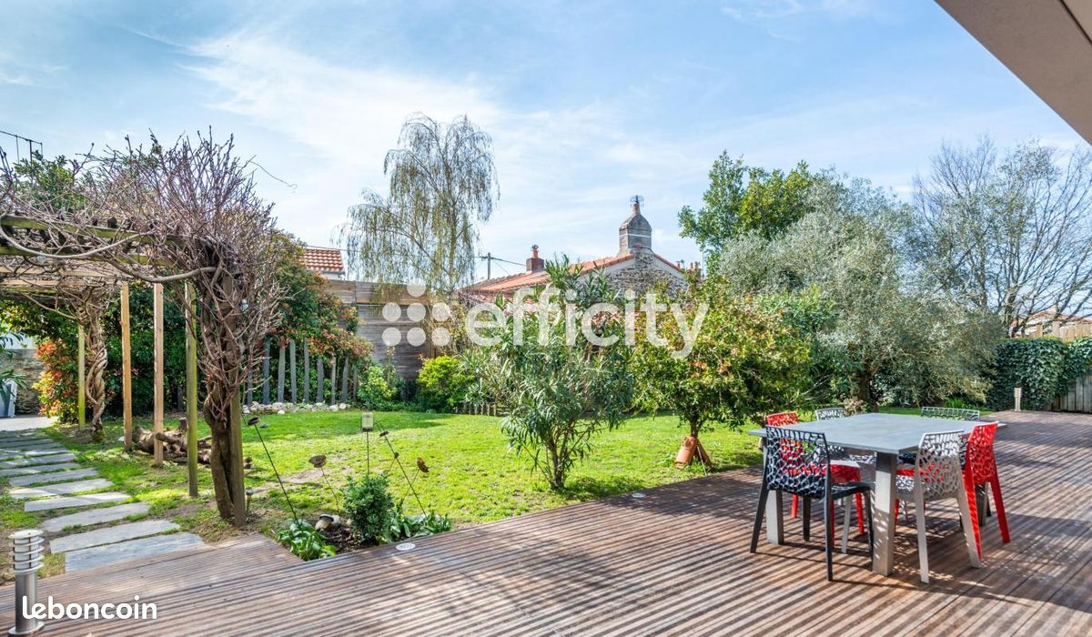 Maison 9 pièces 260 m² · à Saint-Sébastien-sur-Loire · 260 m² · 833 000 €