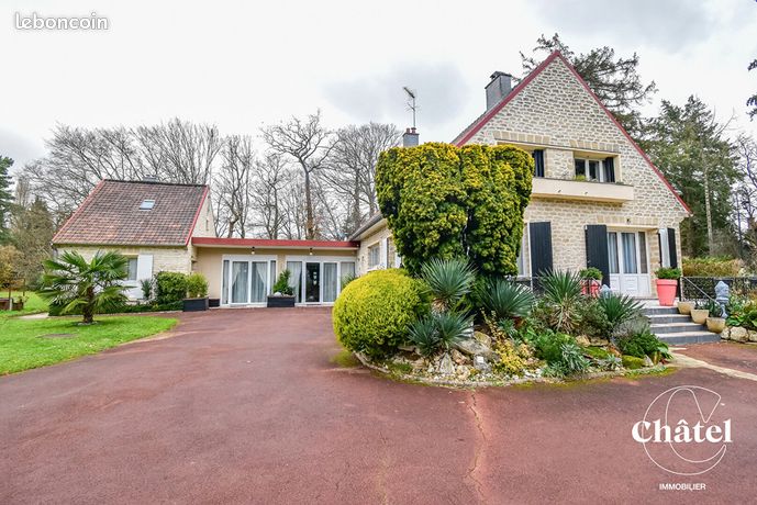Maison 8 pièces 268 m²
