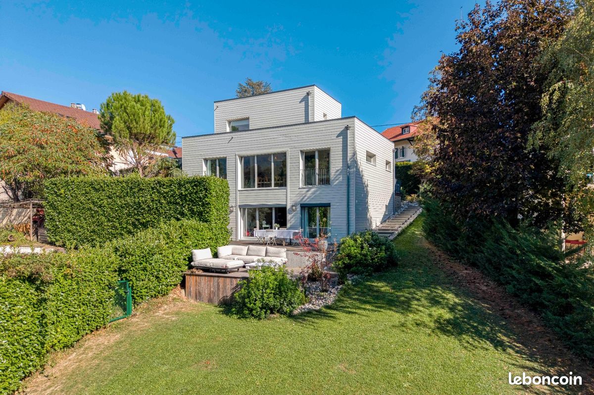 Maison 5 pièces 173 m² · à Divonne-les-Bains · 173 m² · 1 200 000 €
