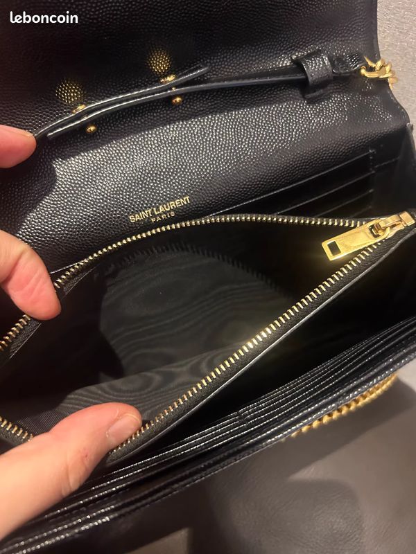 Sac enveloppe en cuir noir Yves Saint Laurent MONOGRAM (image 2)