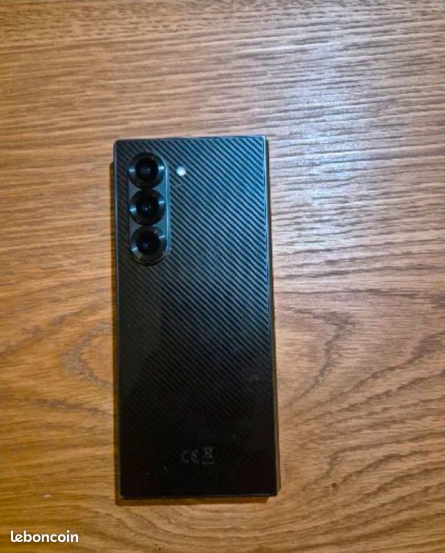 Samsung Zfold 6 état neuf sous garantie 256 gigas (image 3)