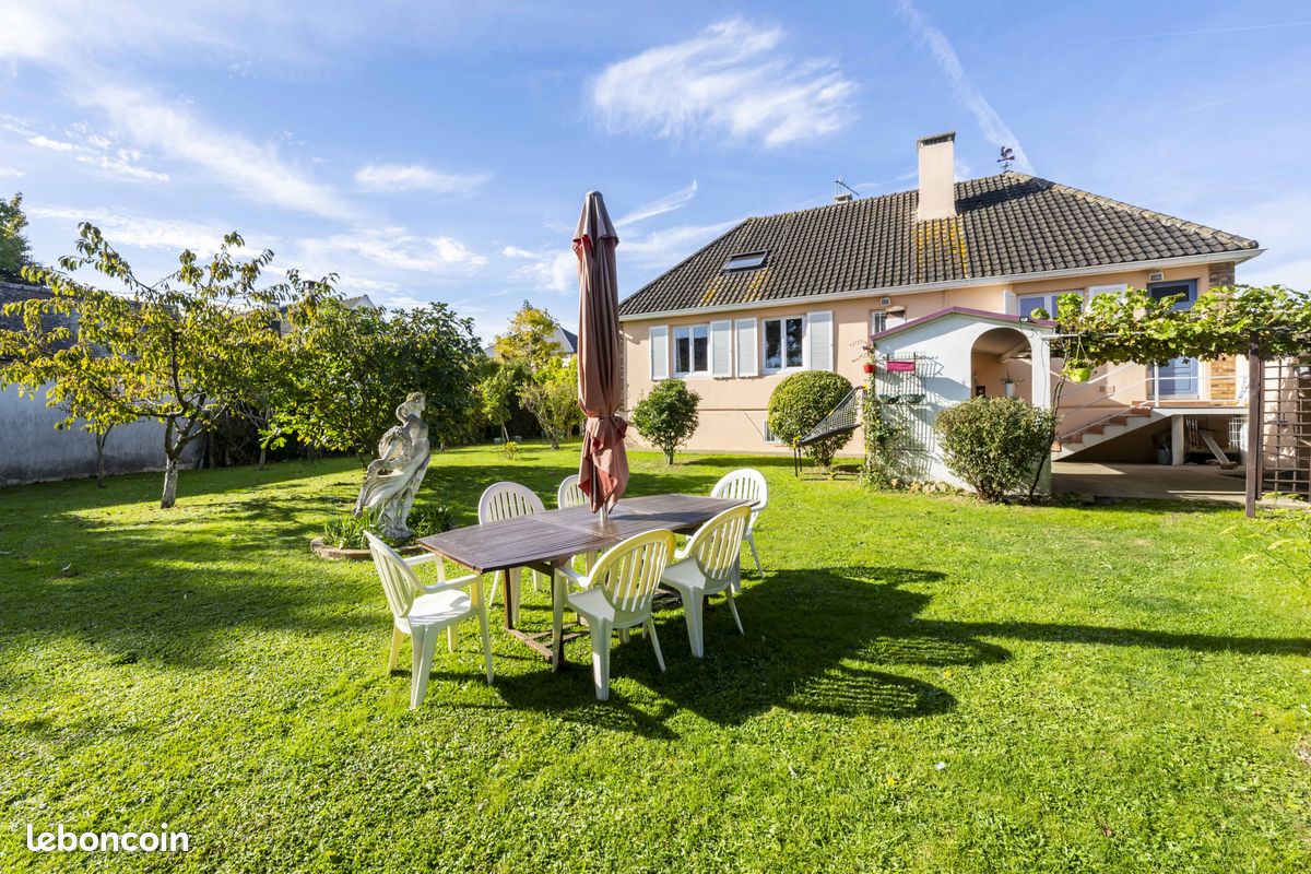 Maison 7 pièces 208 m² · à Moissy-Cramayel · 208 m² · 575 000 €