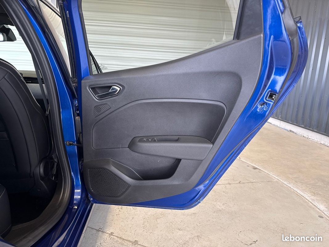 RENAULT Clio TCe 90 Techno (image 20)