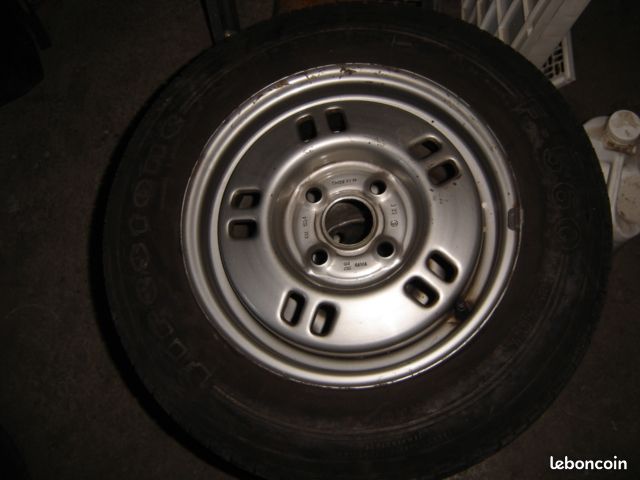 Roue secours volvo 340 (image 3)
