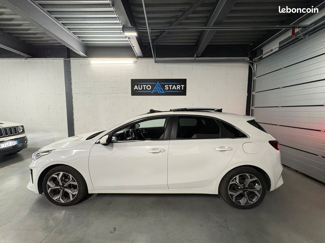 KIA CEED GT-Line 126cv - TOIT OUVRANT/APPLE CARPLAY/CAMÉRA DE RECUL/RADARS/JANTES 17" (image 6)