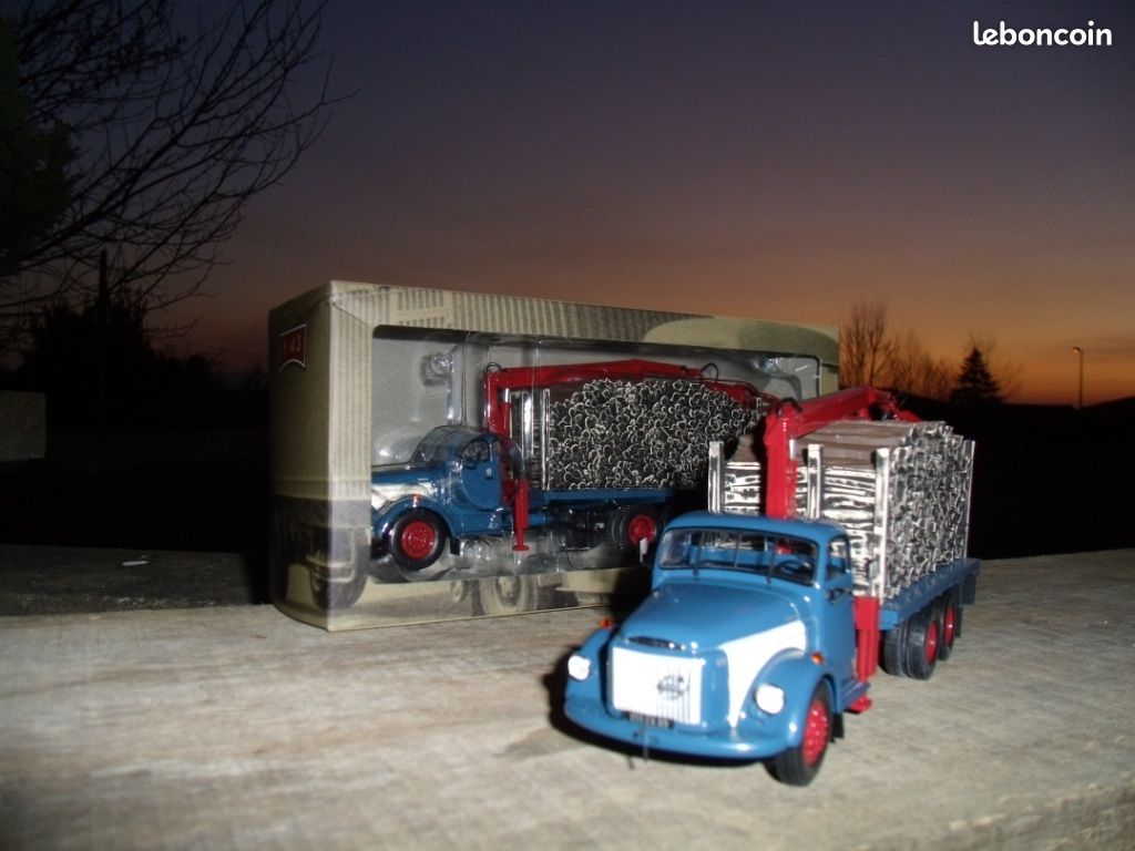 Camion Miniature Berliet Fourgon GLA 5R Médecine Du Travail N°71 - 1/43 IXO Neuf