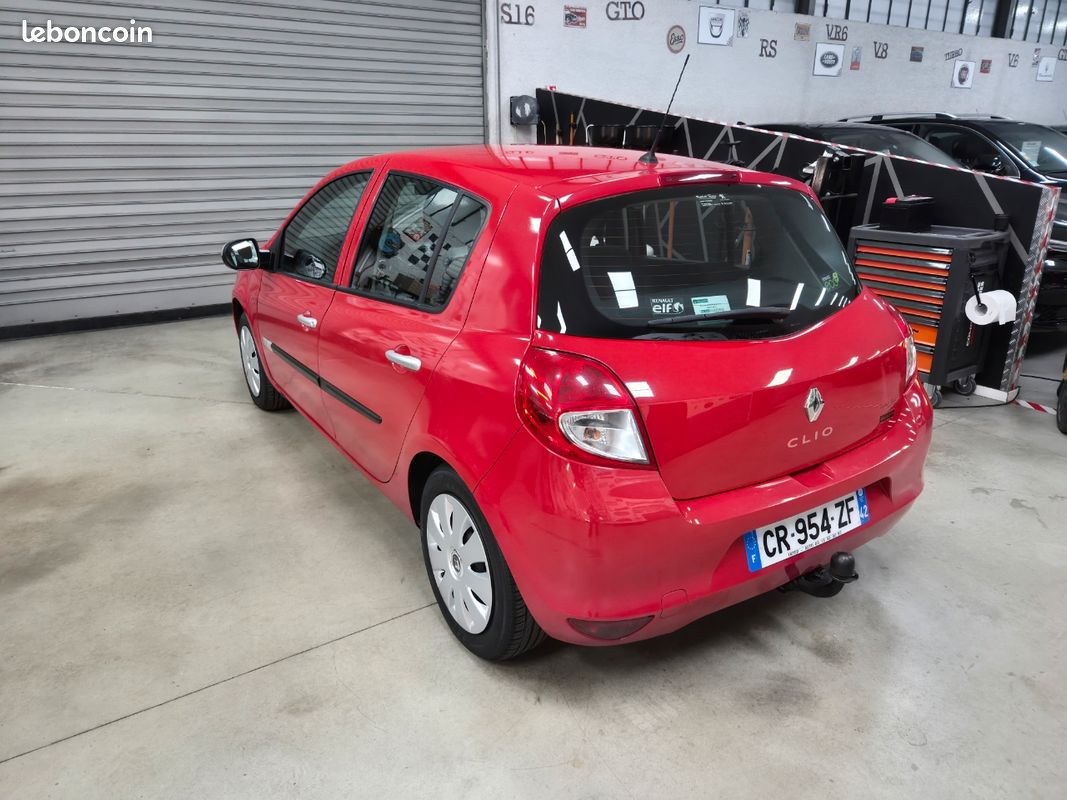 Renault clio dci 70 cv 118 000 kms clim régulateur de vitesse 5 portes (image 4)