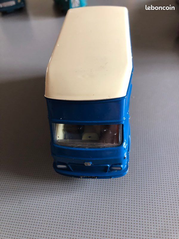 Dinky Toys 571 Saviem Trafic Van à Chevaux Avec Sulky - 1969 - Quasi Neuf